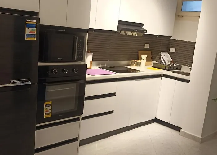 Apartment Stylish 2br On Corniche