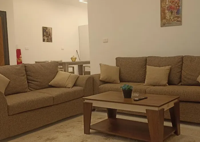 Stylish 2br On Corniche *